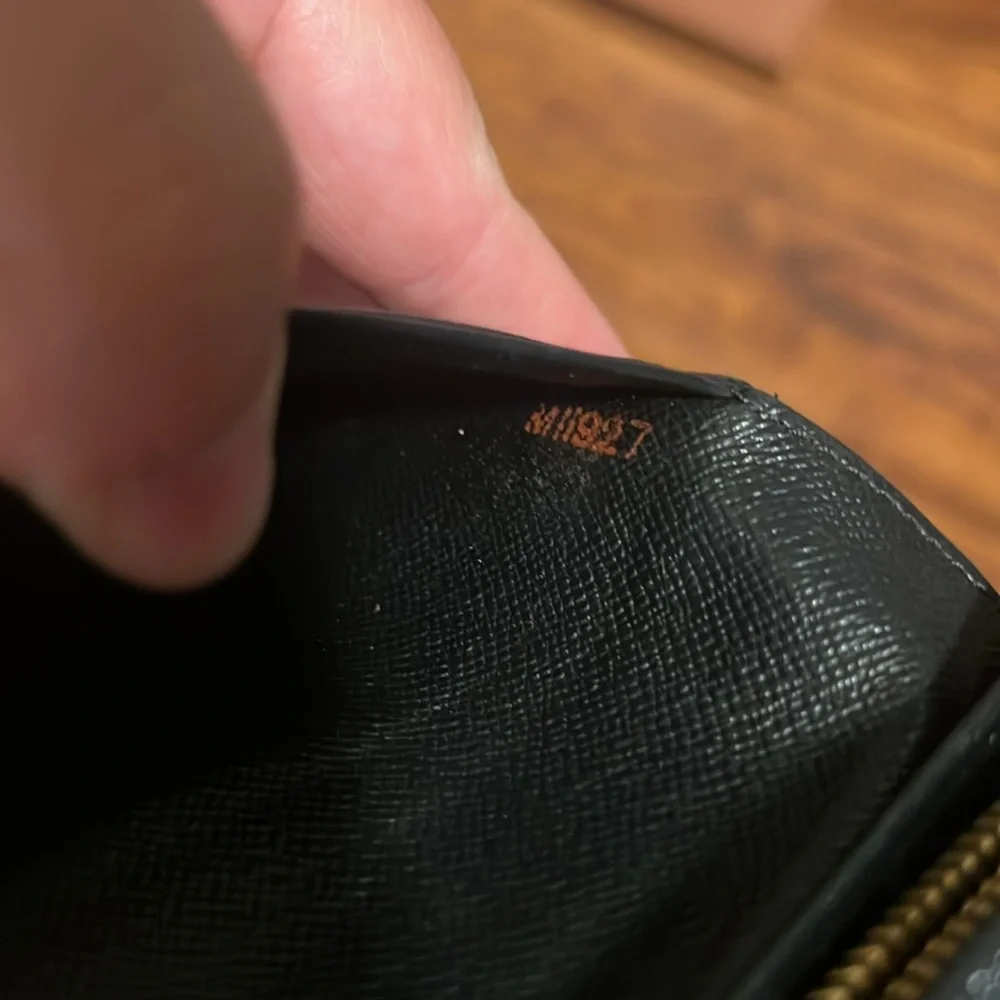 Louis Vuitton Epi Authentic Porte Monnaie Billets Tresor Leather Wallet MI1927